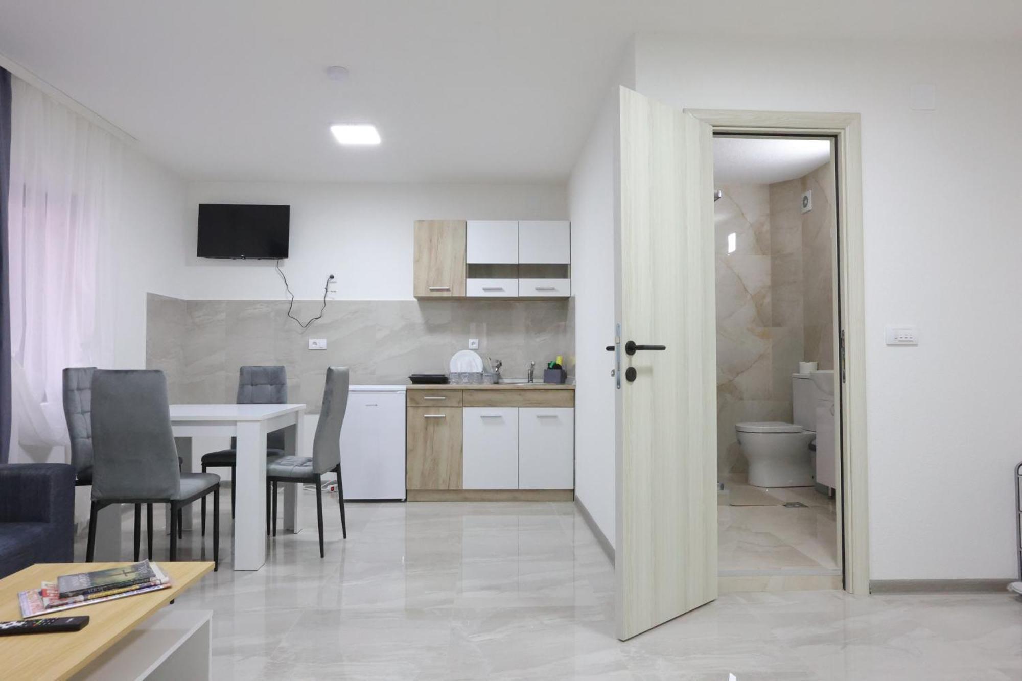 Ivan'S Guesthouse Paraćin Exteriér fotografie